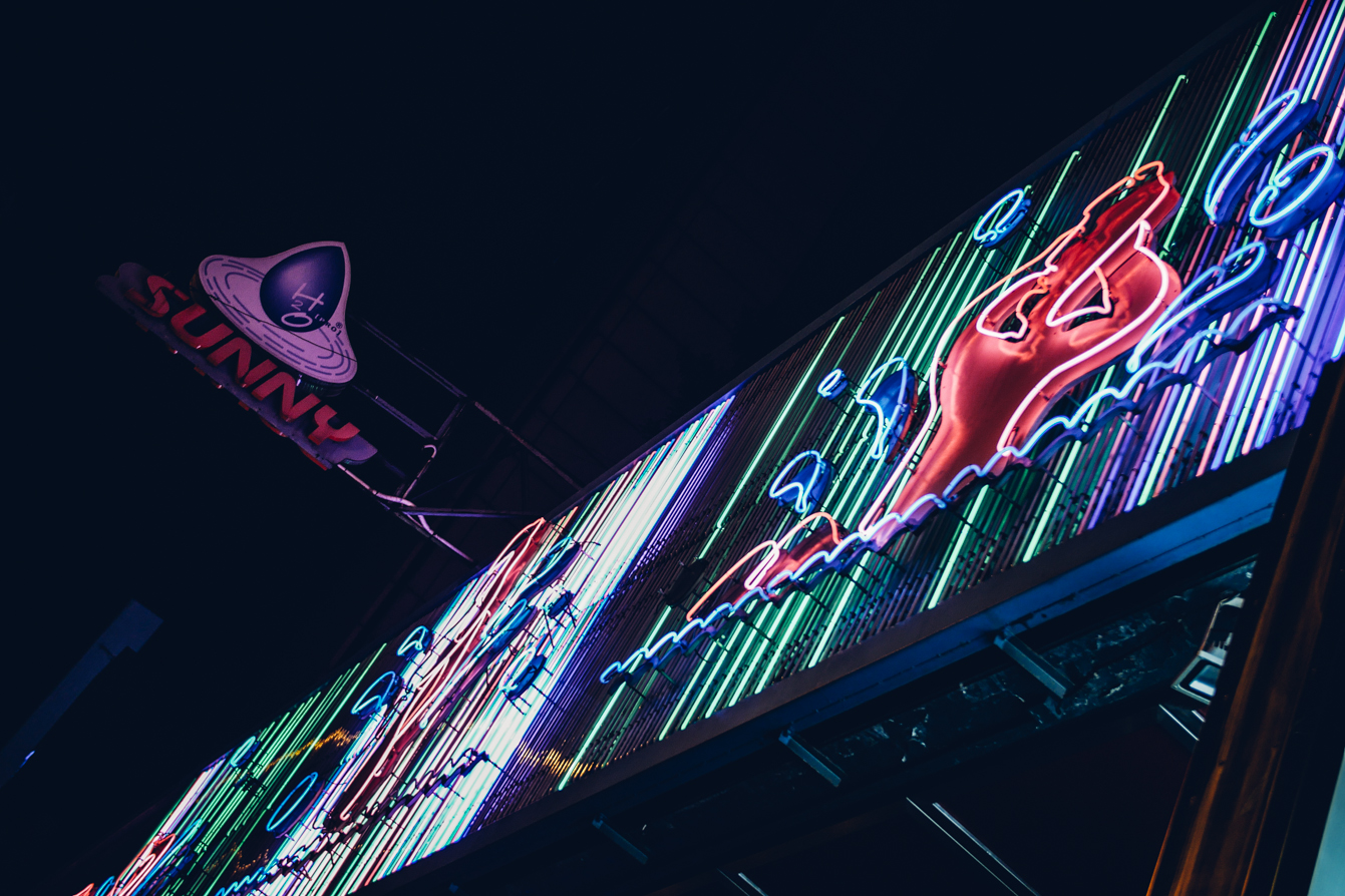 hong-kong-neon-lights-7